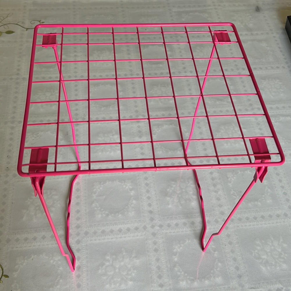 Pink locker shelf - Picture 2 of 5
